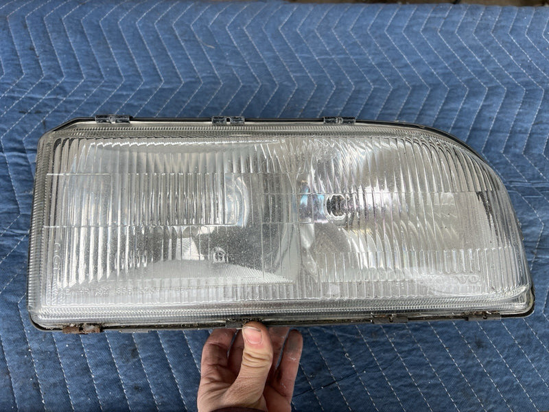 1993-1997 Volvo 850 850R Front Right Passenger Side Headlight Assembly OE #4543E
