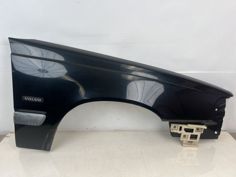 1998-2000 Volvo S70 V70 XC Front Passenger Right Fender Trim Black OEM #6902EM