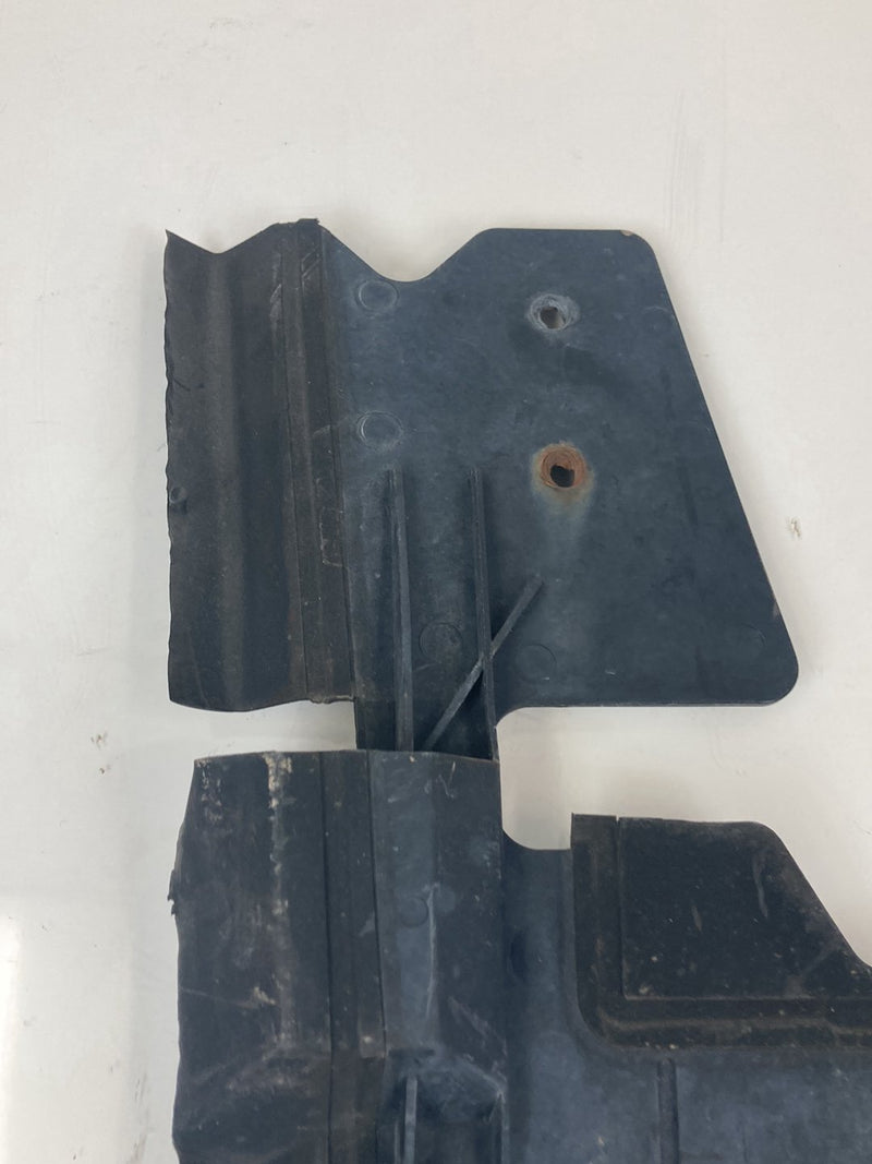 1992 Volvo 940 944 - Radiator Air Dam PN: 3538918 3538919