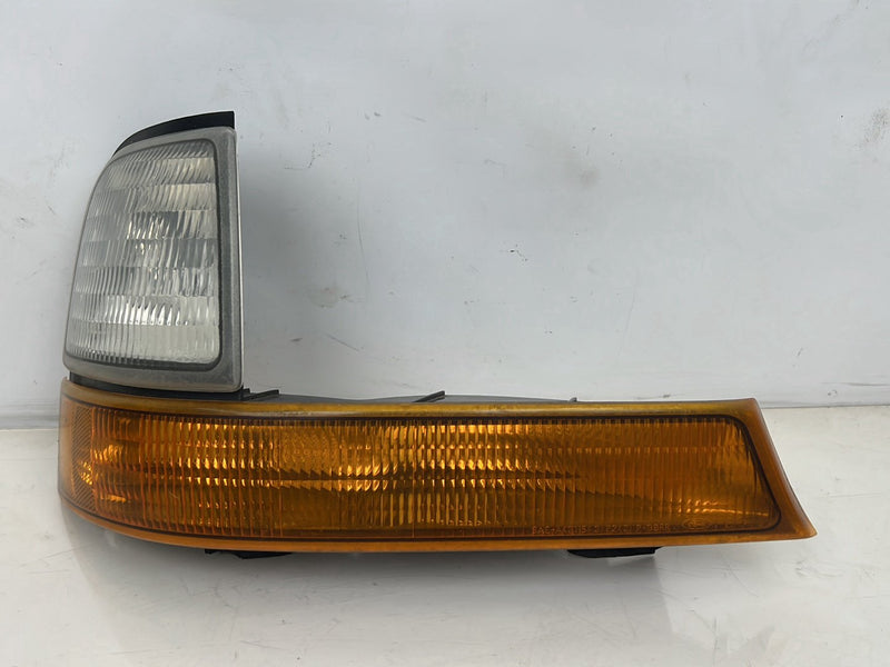1993-2000 Ford Ranger Front Passenger Right Turn Signal Light Lamp OEM #6016EM