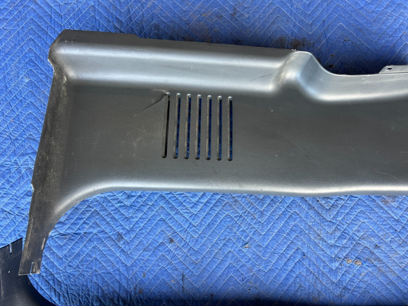 1999-2002 Chevy Silverado GM 1500 2500 B Pillar Trim Gray OEM #1839CN