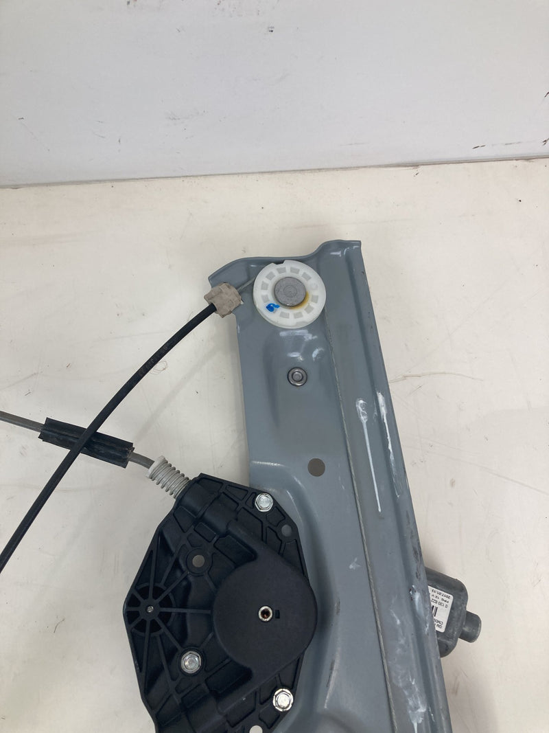 2014-2020 Chevrolet Silverado Front Right Window Regulator 0130822882 OEM #5586M