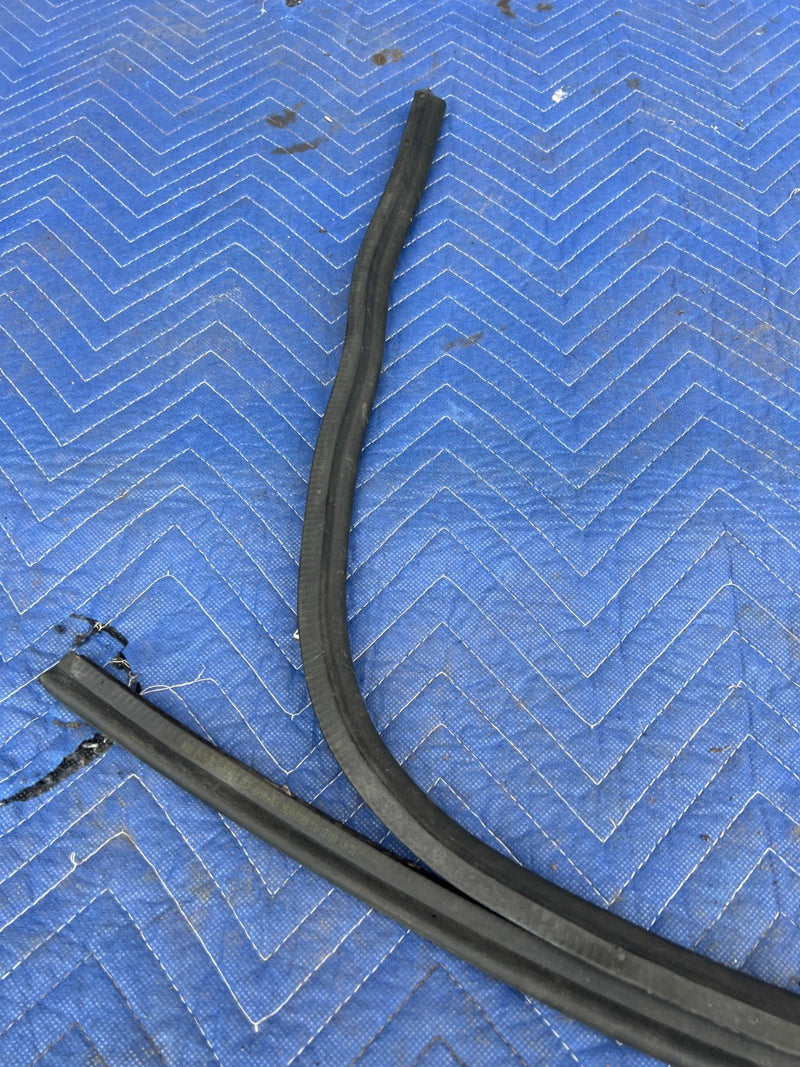 2005-2011 Audi A6 Front Engine Bonnet Hood Weather Guard Seal Gasket OEM #3399EM