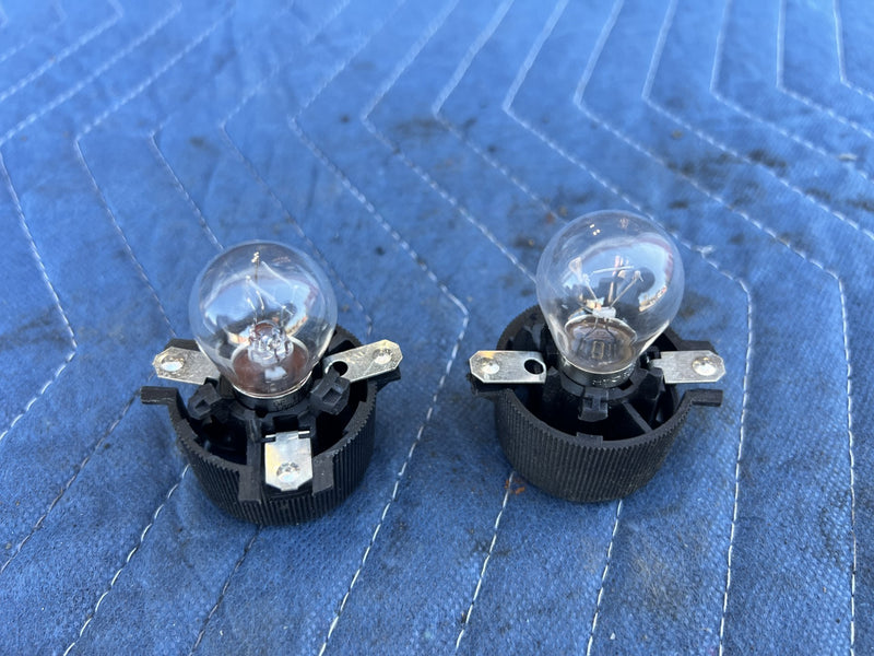 1988 Volvo 240 245 - Tail Light Socket PN: CP32