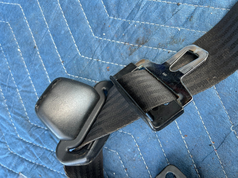 1986-1993 Volvo 240 244 Sedan Front Right RH Seat Belt Retractor OEM #4195EM