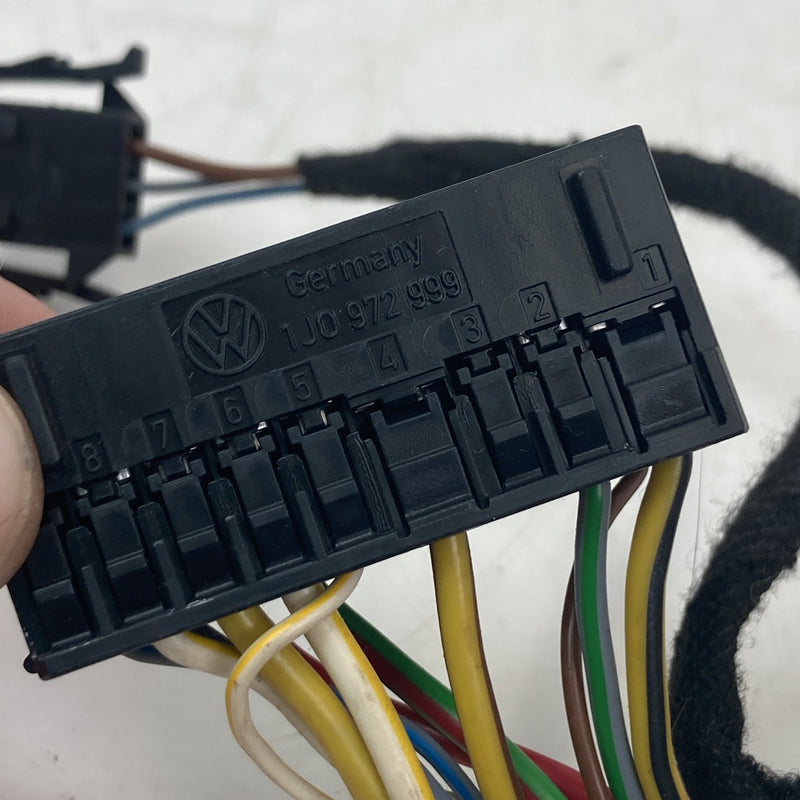 2001-2005 Volkswagen Passat Interior Fuse Box OEM #5532M