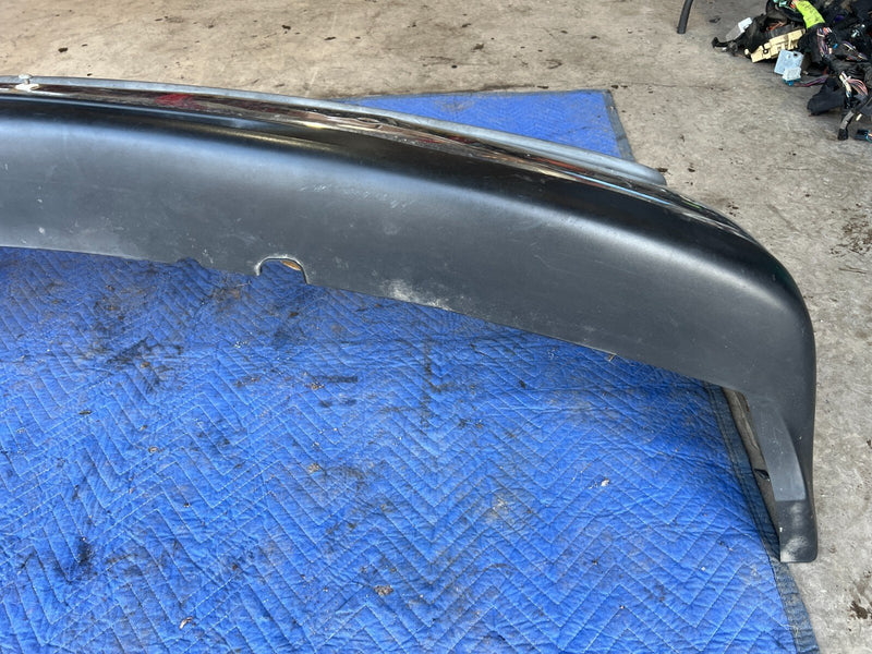 1999-2002 Chevy Silverado GM 1500 2500 Front Bumper w/ Chrome Trim OEM #1856CN