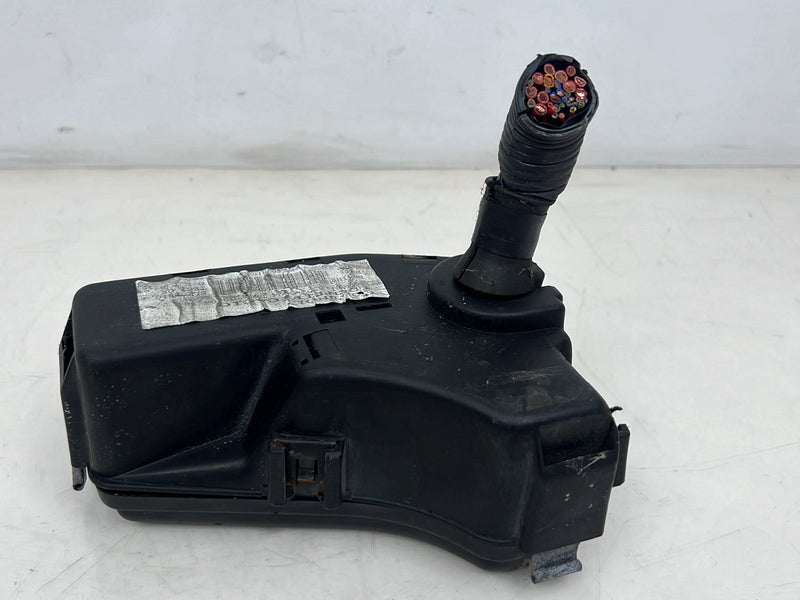 1998-2000 Volvo V70 S70 Main Engine Bay Left Fuse Junction Box Assembly OEM #6332EM
