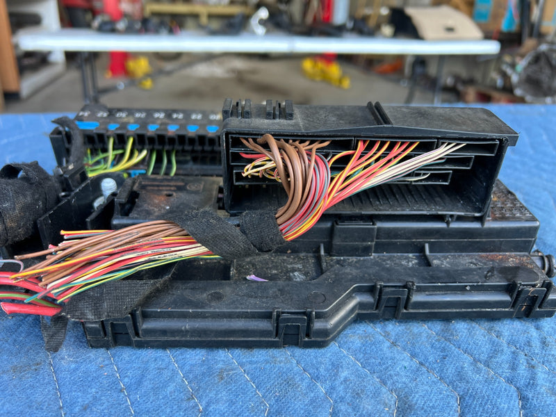 2000-2005 BMW 330xi 325xi E46 Interior Cabin Fuse Box Relay 8364542 OEM #4784EM