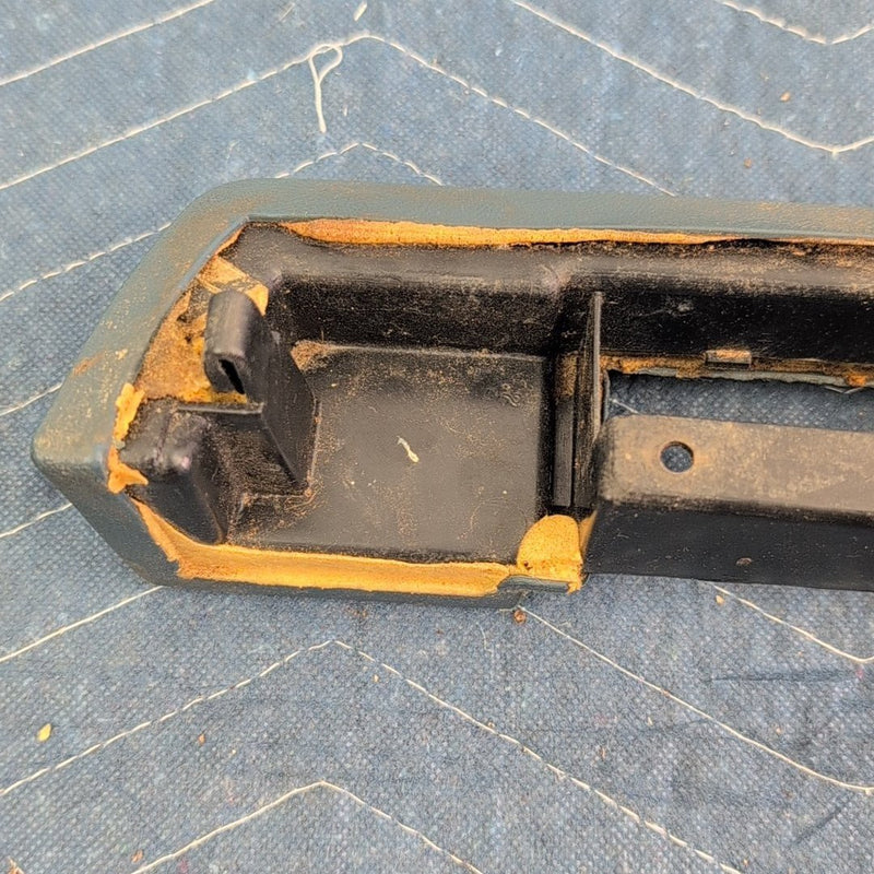 1988-1994 Chevrolet K1500 Armrest Blue Nice RH 46572RH OEM