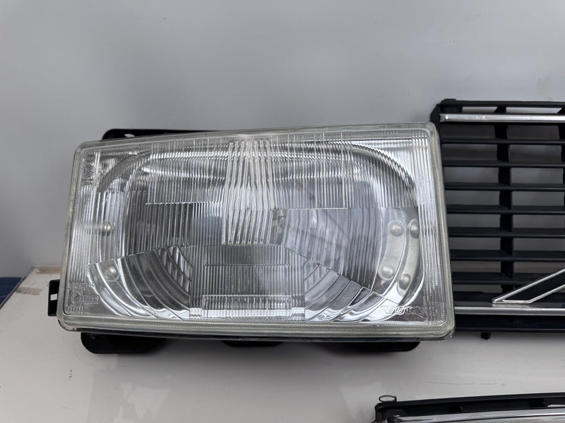 TV Screen Volvo 240 Headlights w/Flathood Eggcrate Grille