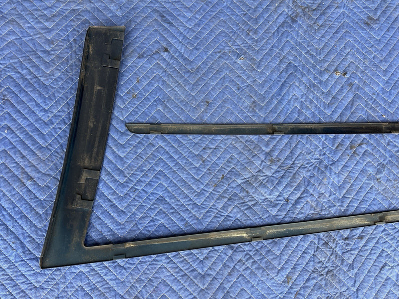 1993-1997 Volvo 850 850R Wagon Rear Side Window Trim Pair Blue L & R OEM #4416E
