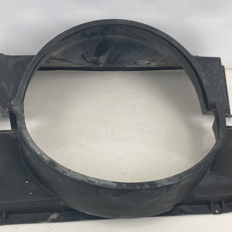 1995-1998 Chevrolet Silverado 2500 GMT400 Fan Shroud 15739587 OEM