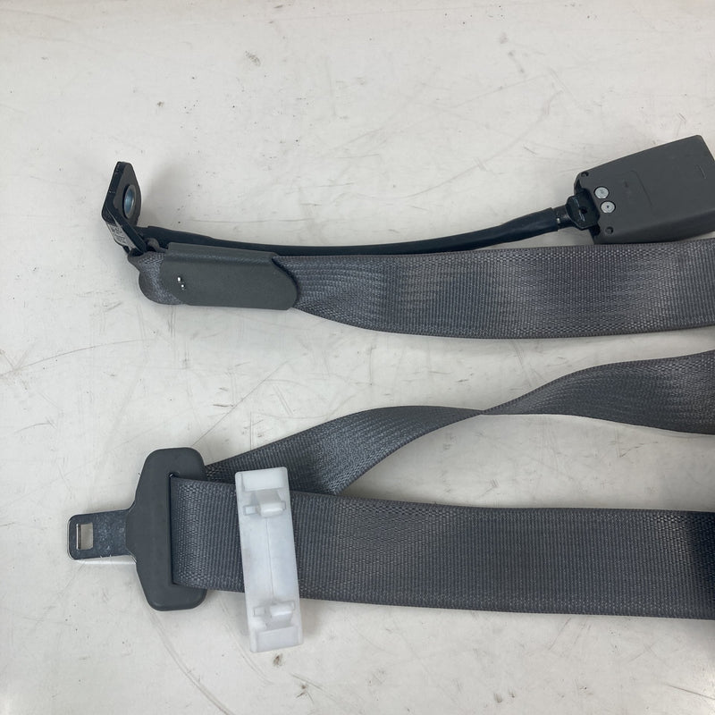 2014-2020 Chevrolet Silverado 1500 2500 HD 3500 Front Center Seat Belt OEM #5613M