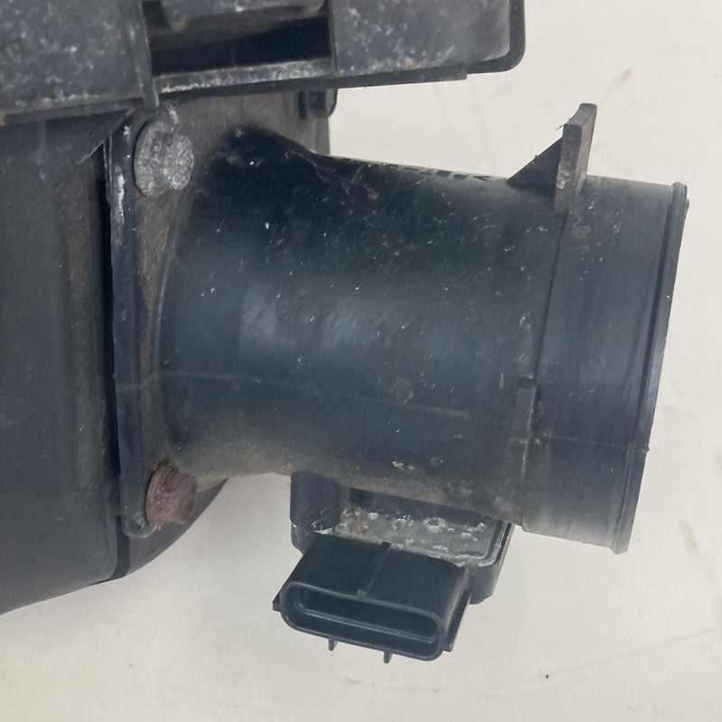 2002-2005 Lincoln Town Car Signature Air Filter Housing Box OEM #5141M