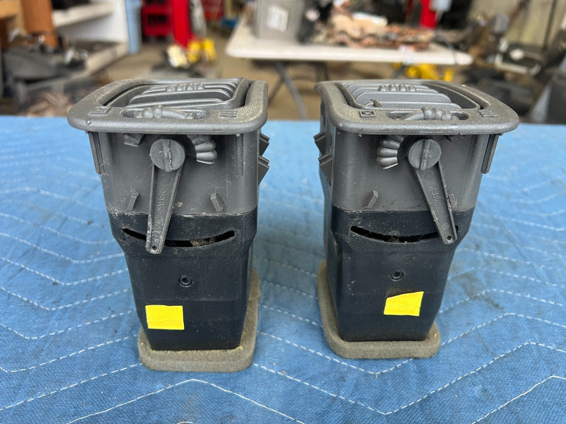 1999-2007 Chevy Silverado Dash Left & Right Air Heat AC Vent Duct Pair OE#1554CN