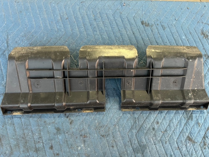 1986-1993 Volvo 240 244 245 Lower Front Bumper Air Guide Dam 1304442 OEM #4417EM
