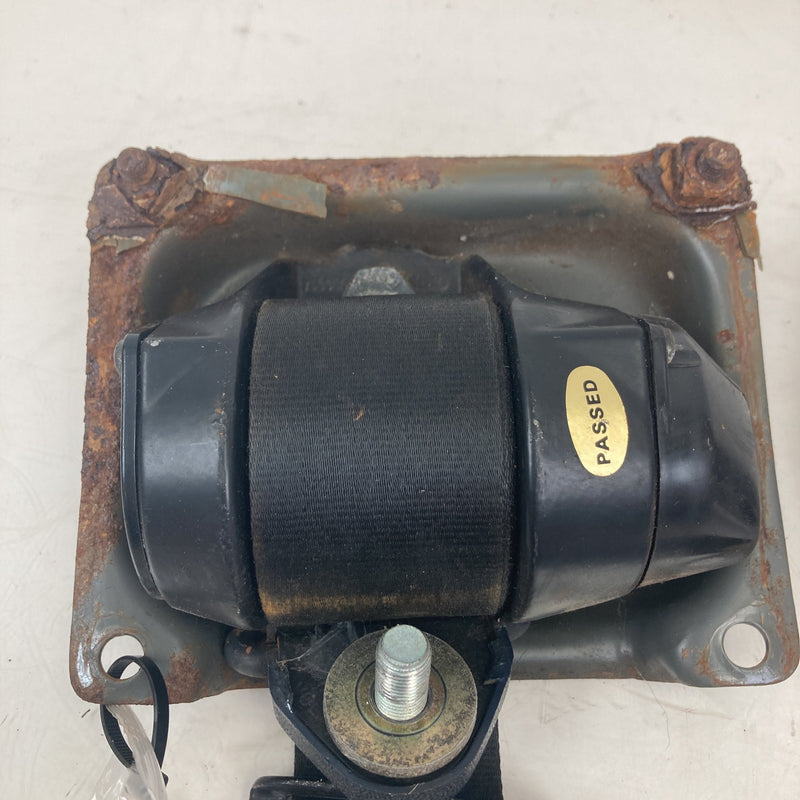 1981-1985 Volvo 240 245 Seat Belt Front Right 1313428 1210574 OEM