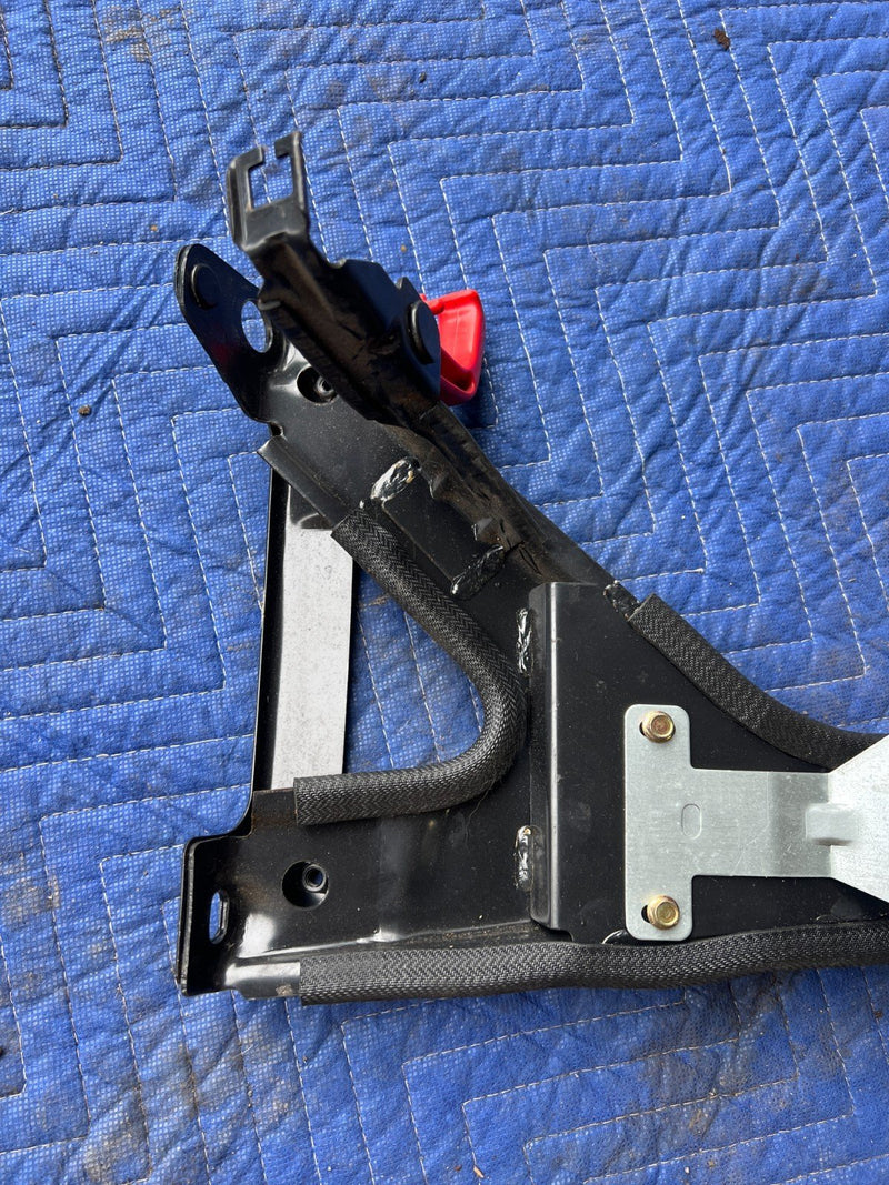 1992-1995 Volvo 940 740 Steering Column Bracket & Hood Latch Release OEM #3270EM