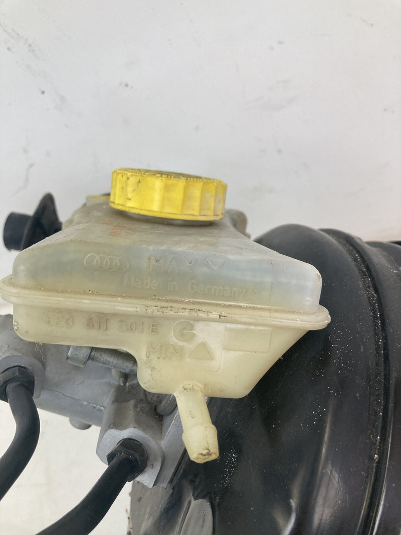2001-2005 Volkswagen Passat Brake Booster Master Cylinder Assembly OEM #5522M