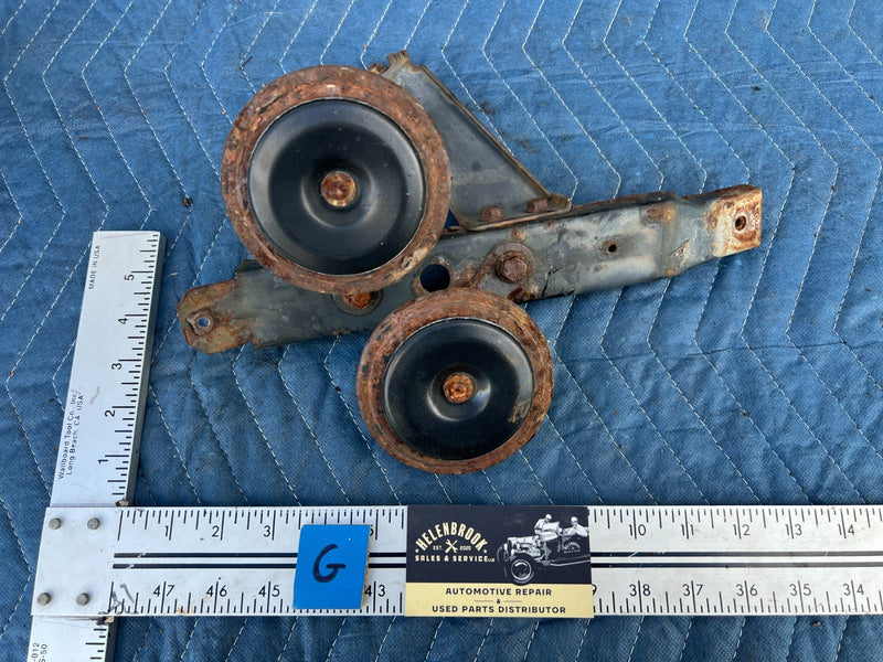 1986-1993 Volvo 240 244 Sedan Horn High & Low Tone Mounting Bracket OEM #4223EM