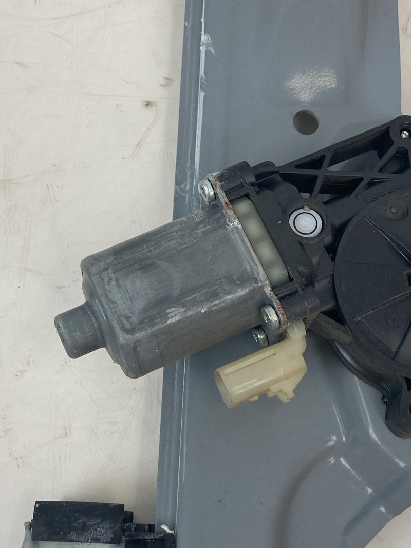 2014-2020 Chevrolet Silverado Front Right Window Regulator 0130822882 OEM #5586M