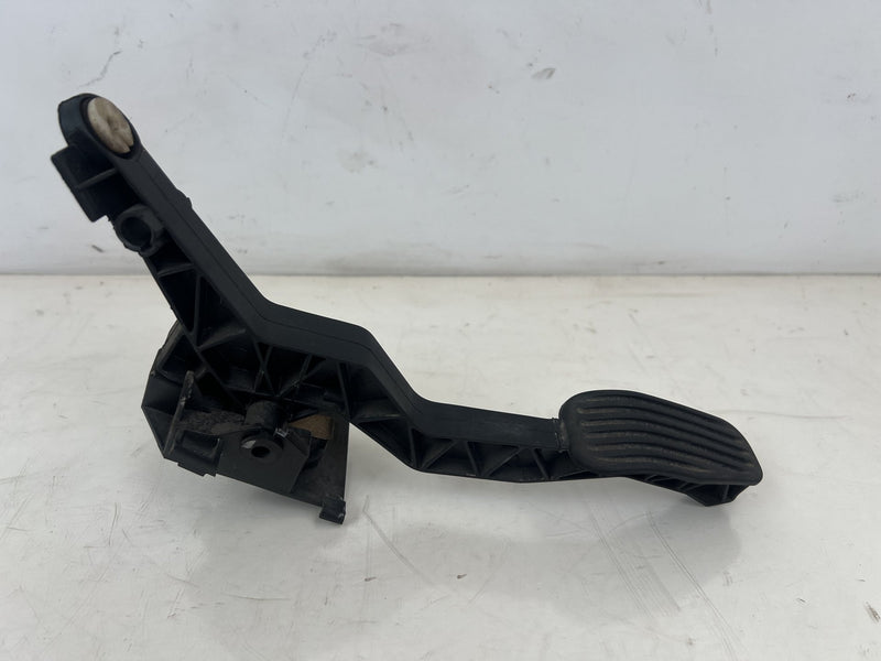 1998-2000 Volvo S70 V70 XC Throttle Accelerator Gas Pedal Assembly OEM #6896EM