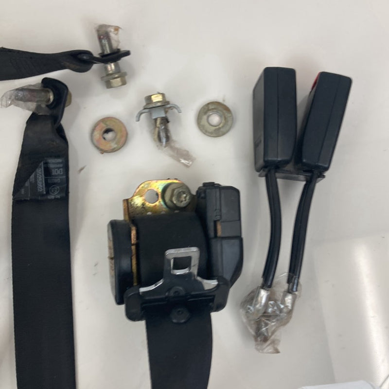 1992 Volvo 940 944 - Rear Seat Belt Buckle Set PN: 3518666