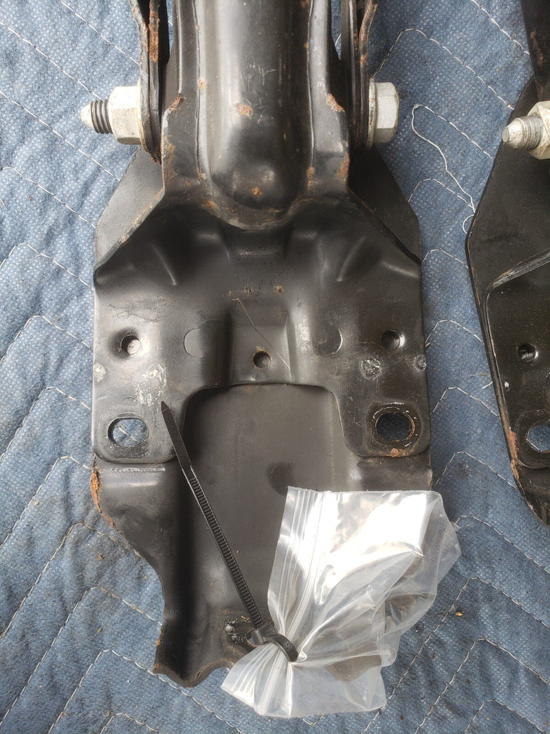 2000-2005 Chevy Impala RH LH Torque Strut Support Bracket Mount Pair OEM #1932CN