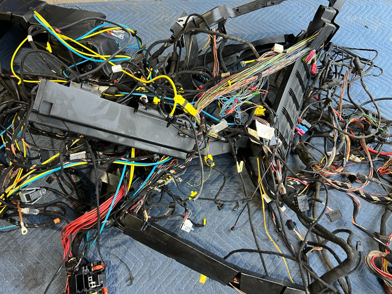 1998-2003 Mercedes W210 E320 Wagon Engine Wiring Harness w/ Fuse Box OEM #4749EM