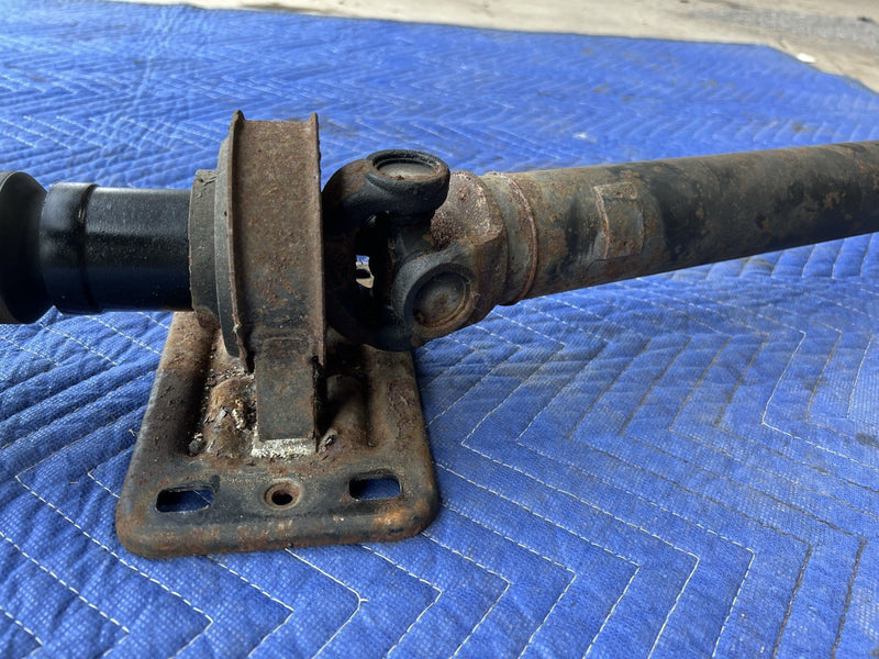 1998-2003 Jaguar XJR XJ8 X308 Center Driveshaft Assembly w/Flex Joint OEM #4740E