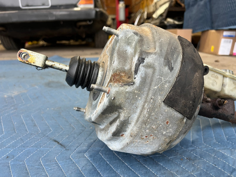 1986-1993 Volvo 240 244 245 Brake Booster & Master Cylinder Assembly OEM #4470EM