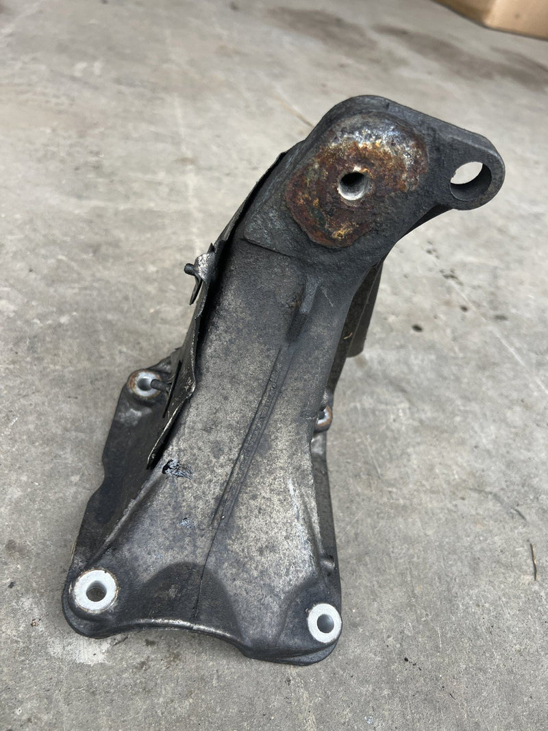 1985-1992 Volkswagen Golf Engine Mount Motor Bracket Pair 1H0199354 OEM