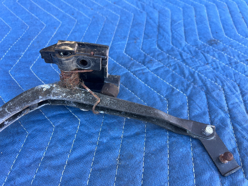 1986-1993 Volvo 240 244 Gas Accelerator Pedal Assembly w/ Bracket OEM #4261EM