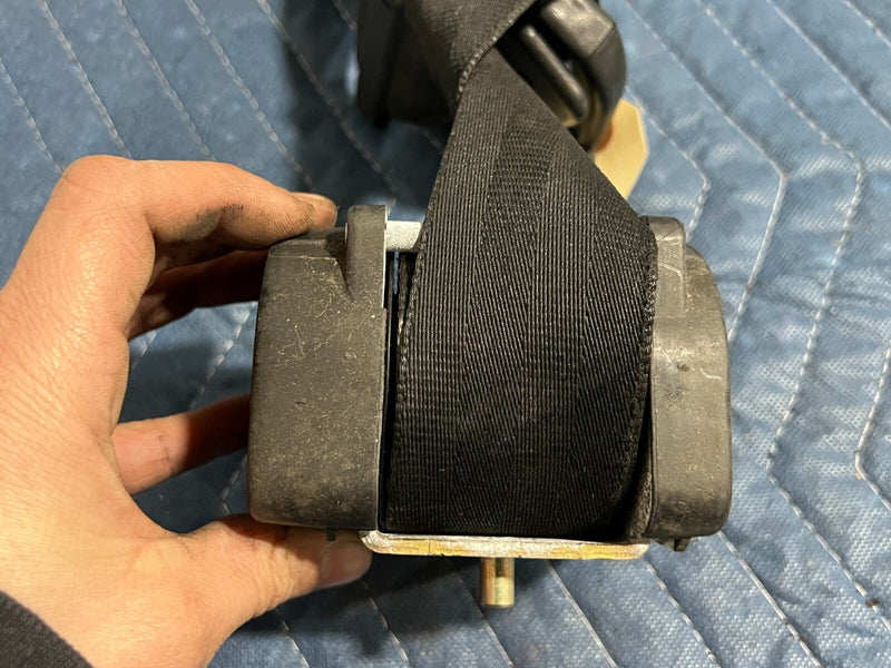 1983-1985 Porsche 944 Front Passenger RH Right Seat Belt Retractor OEM #2486EM