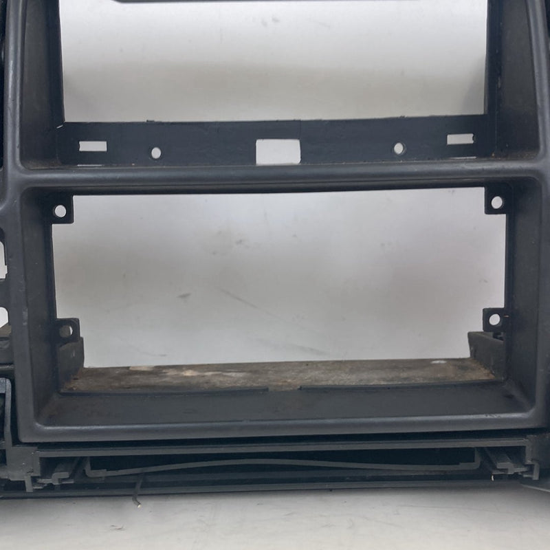 1999-2004 Land Rover Discovery II L550 Dash Trim Vent set Center OEM #5066M