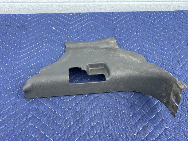 2003-2006 Chevrolet Silverado - Kick Panel PN: 15165771 15066684