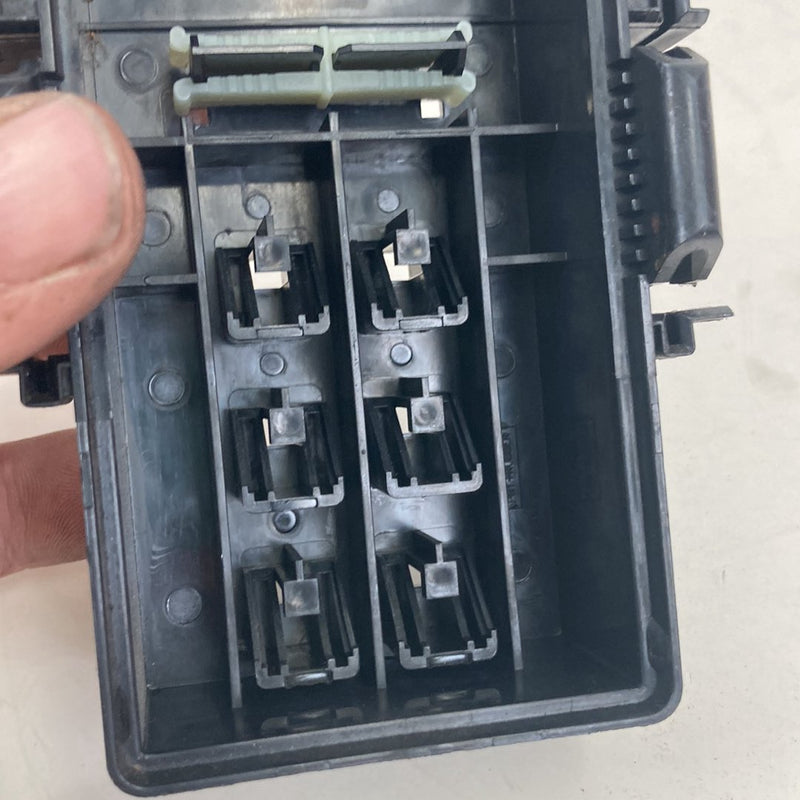 2002-2005 Lincoln Town Car Signature Fuse Box Cover Relay OEM #5145M