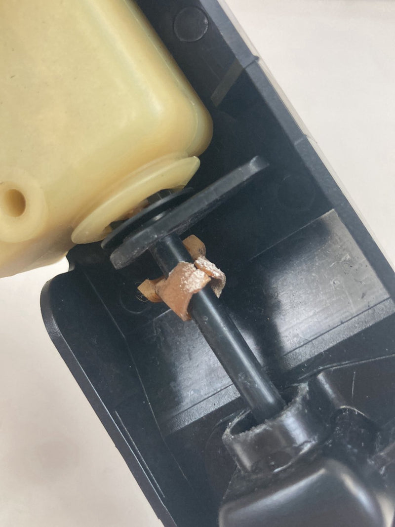 2005 Volvo XC90 I 275 Fuel Door Release Actuator Lock 30716837 OEM #4832M