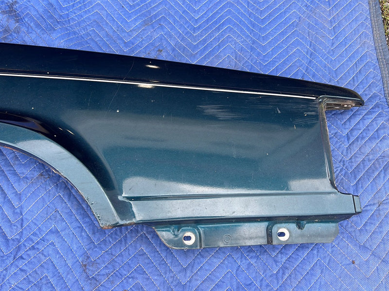 1990-1992 Volvo 740 745 940 Front Passenger Right Fender Panel Trim Blue Green Metallic OEM #5996EM