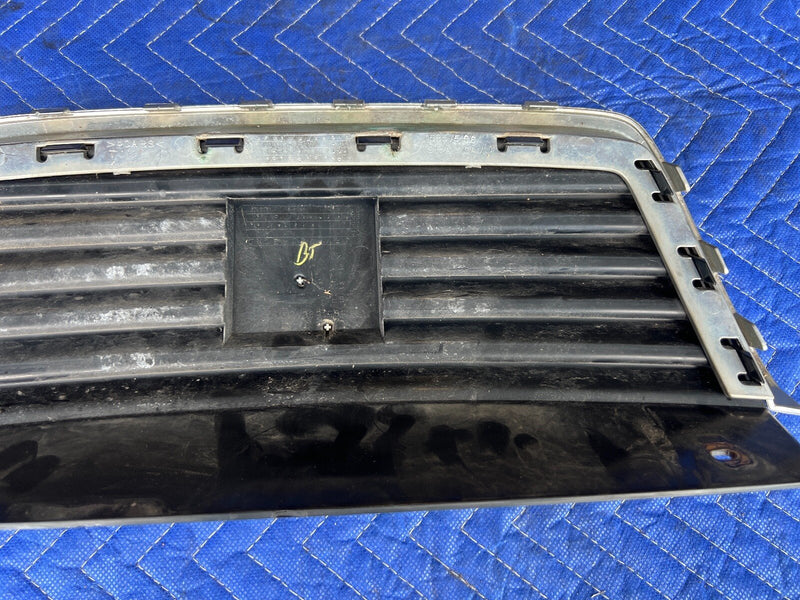2002-2007 Saturn Vue Exterior Front Upper Grille Hood Trim 15851596 OEM #615EM