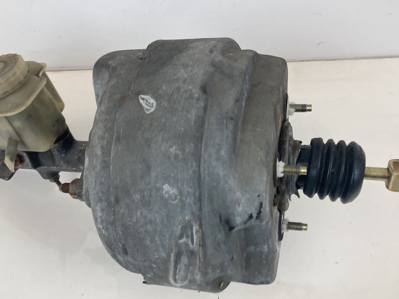 1992 Volvo 940 944 - Brake Booster Master Cylinder PN: 3530354