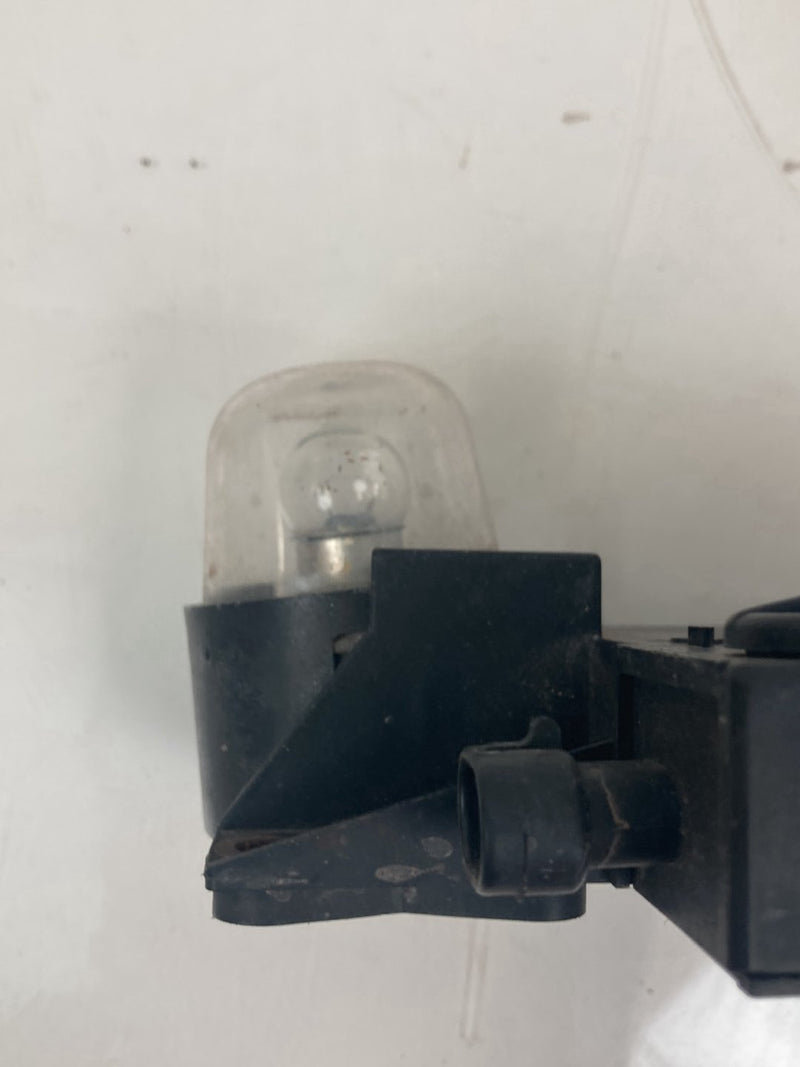 1996 Chevrolet Silverado GMT800 - Hood Work Light PN: 15990293 6109