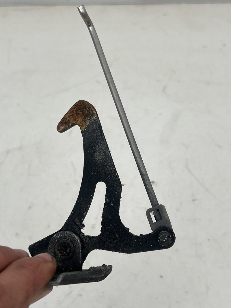 1998-2000 Volvo V70 S70 Front Engine Bonnet Hood Latch Catch 9203302 OEM