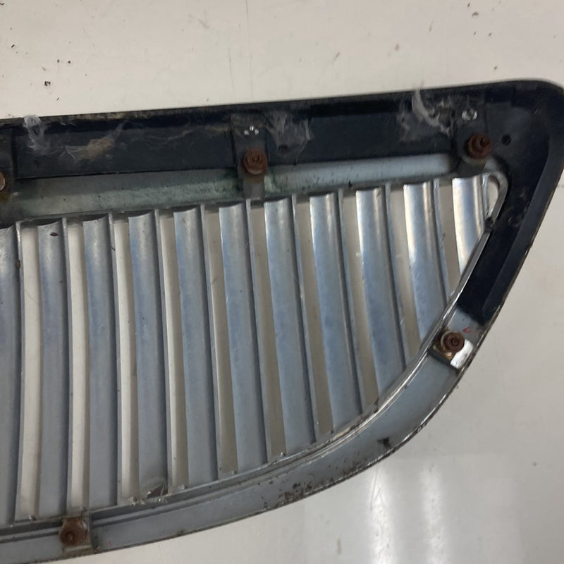 2002-2005 Lincoln Town Car Signature BSFC0- Grille Front Chrome #5148M
