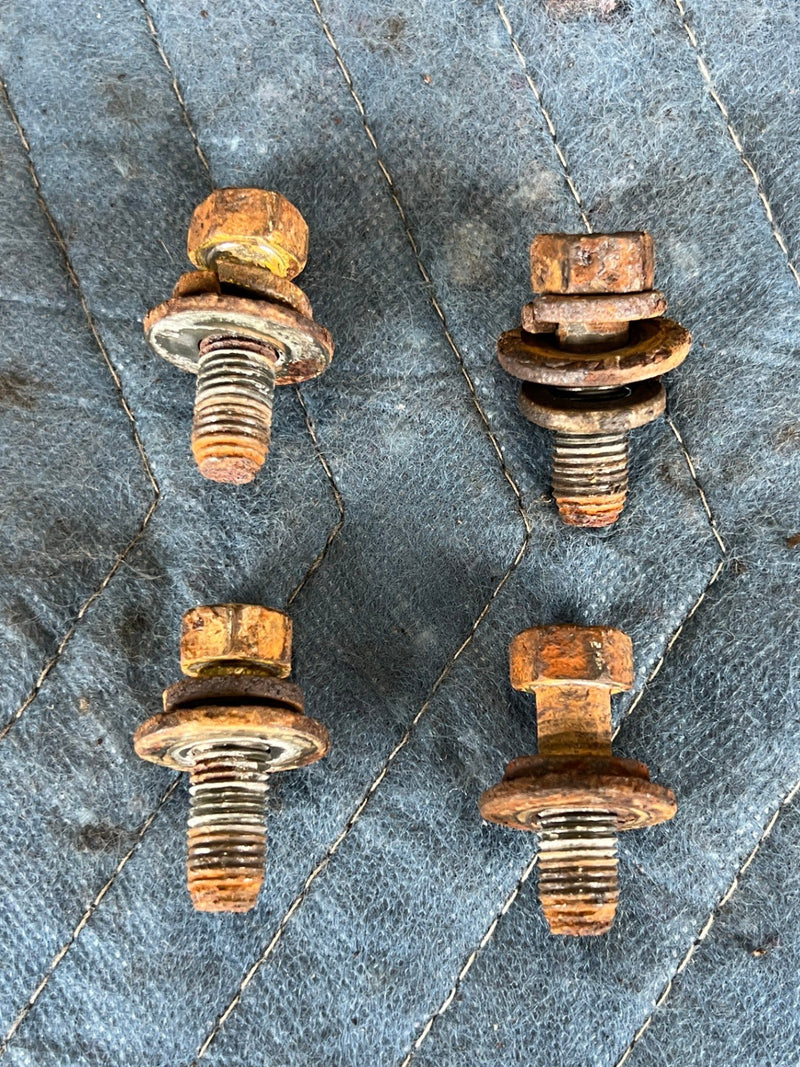 1987 Suzuki Samurai SJ413 - Motor Mount Pair Set