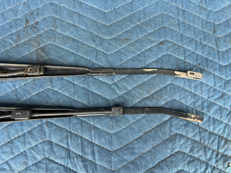 1999-2007 Chevy Silverado Windshield Wiper Arms Pair Set L R OEM #1569CN