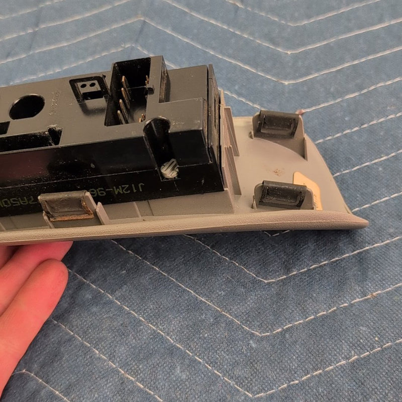 1995-2000 Chevy Silverado 1500 Power Window Switch LH Master Gray 15724547