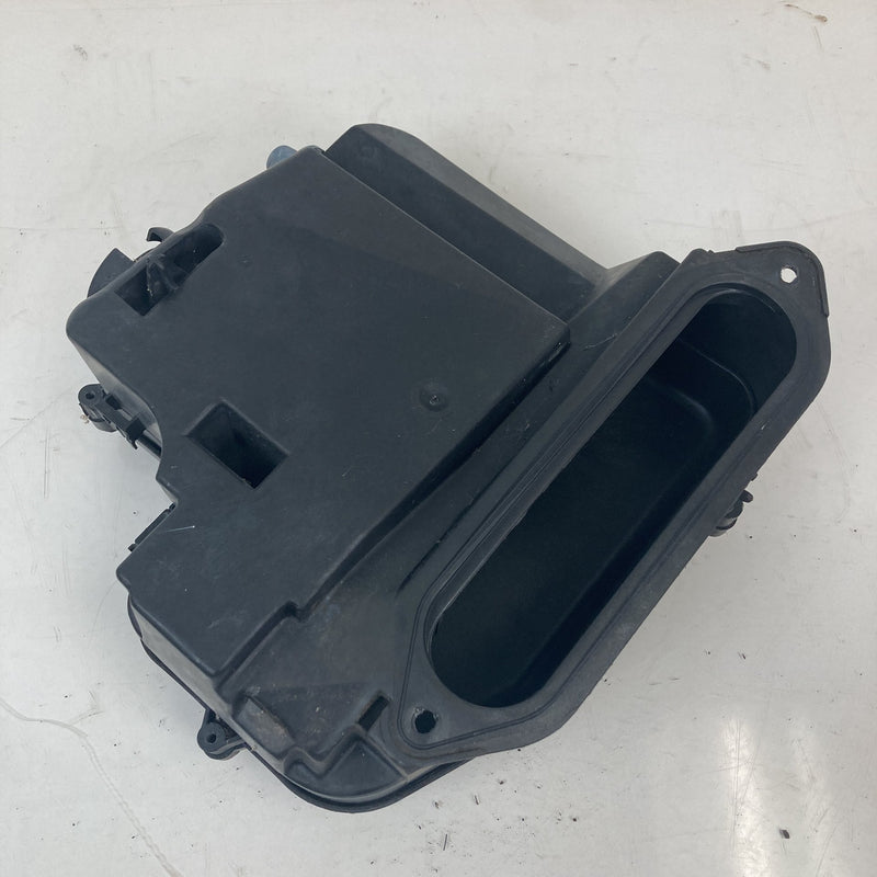 2001-2005 Volkswagen Passat Air Intake 3B1 819 640 OEM #5536M