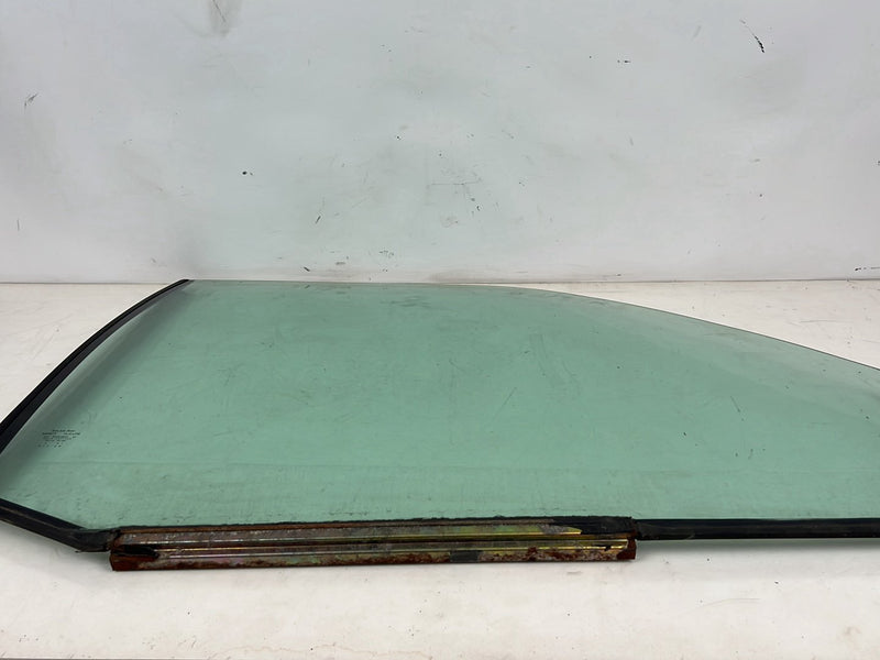 1995-1998 Chevrolet C/K Front Passenger Right Window Glass OEM